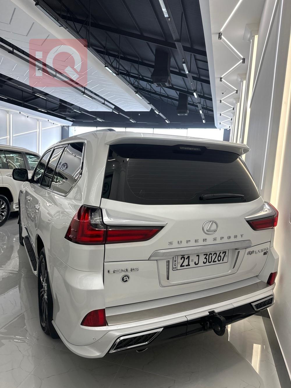 Lexus LX
